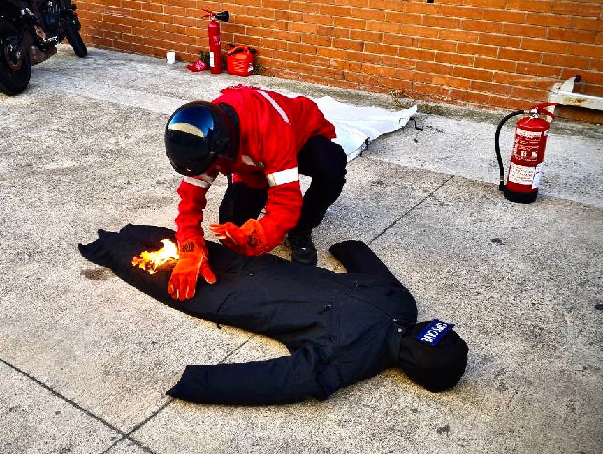tecnica de palmeo para extinguir un fuego curso PRAVU